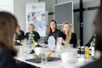 Familienministerin Juliane Bogner-Strauß spricht beim Women Executive Breakfast